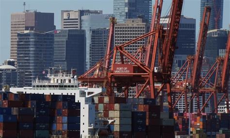 B.C. port workers ratify deal, ending long labour dispute